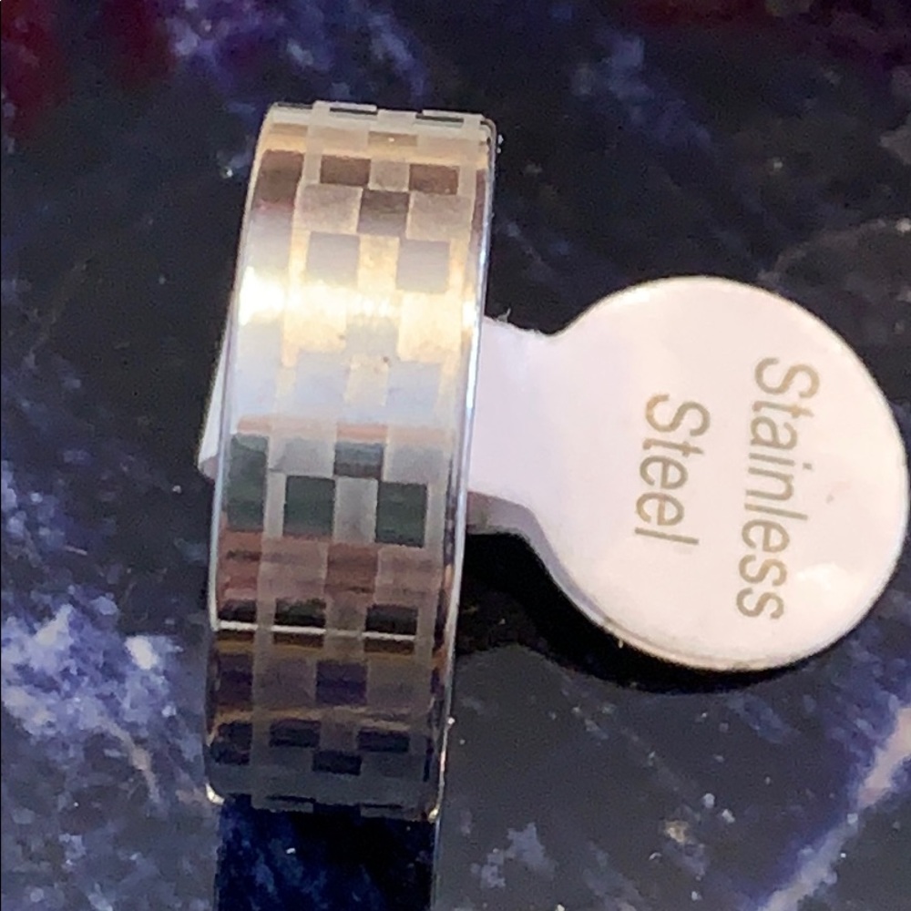 checkered ring NWT.